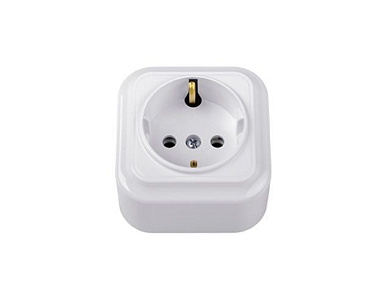 Розетка 1-ая (открытая, с/з) белая, Вариант, Bylectrica РА16-0102