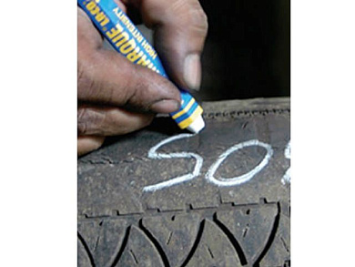 Маркер промышл. на основе твердой краски для шин, белый, толщ. линии 12,7 мм MARKAL 51420