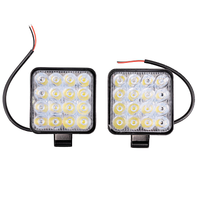 Фара светодиодная OFF ROAD 85*85(10)*17 мм квадратная 1V/4V 48W 6000К компл шт 16 диодов SKYWAY S07201094