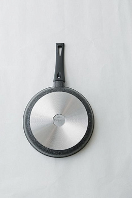 Сковорода с антипригарным покрытием и ручкой soft-touch серии МАРЕНГО д.28 Гардарика 1028-08